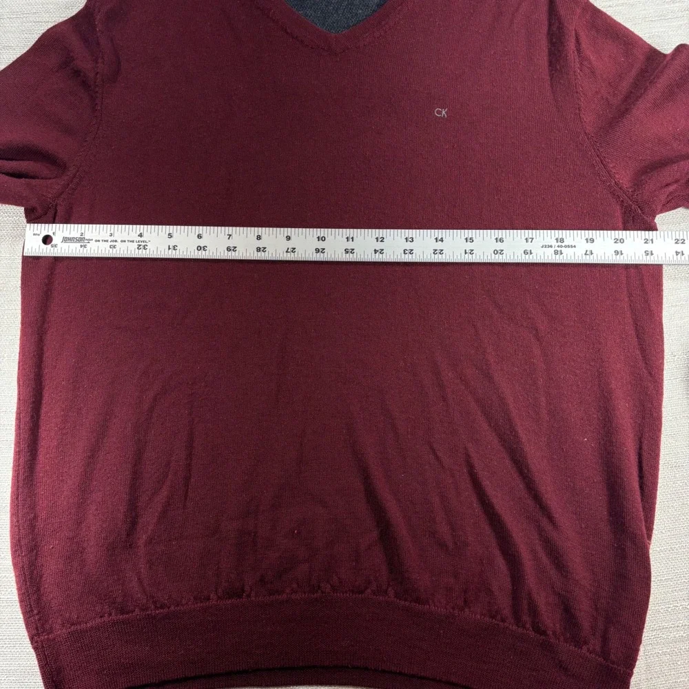Calvin Klein Italian‎ Merino V Neck Sweater Men's Large Burgundy CK Knit